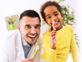 Oral Hygiene Techniques to Teach Your Child This Father’s Today